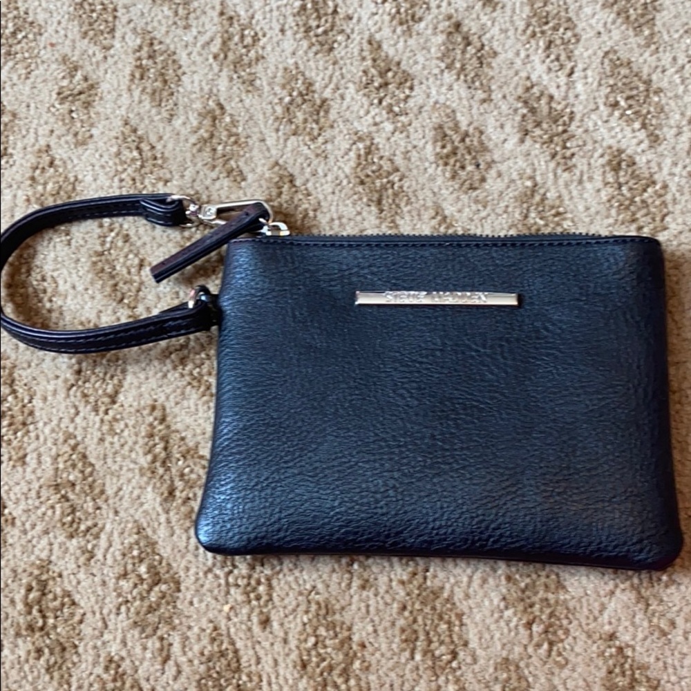 Black Steve Madden wristlet purse